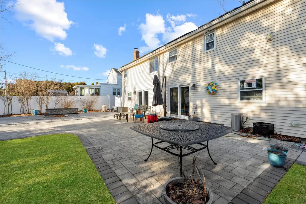 20 Eliot Drive Lake Grove NY 11755