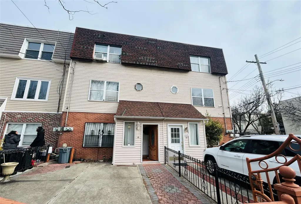 536 Pugsley Avenue Bronx NY 10473