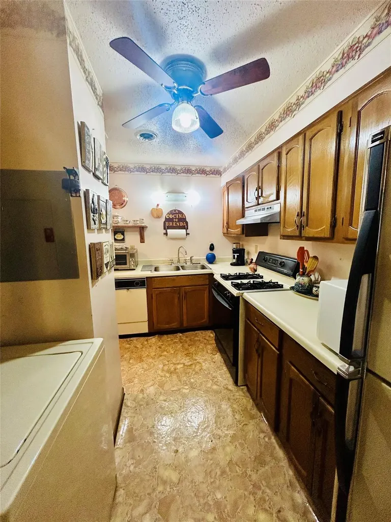 536 Pugsley Avenue Bronx NY 10473