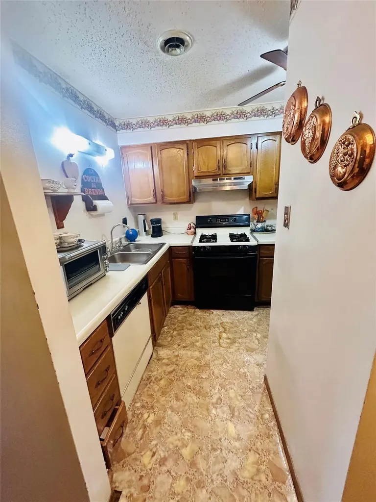 536 Pugsley Avenue Bronx NY 10473
