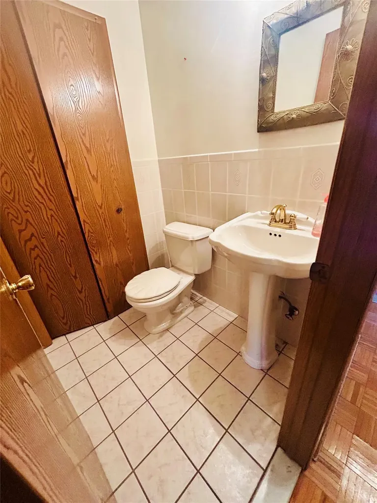 536 Pugsley Avenue Bronx NY 10473