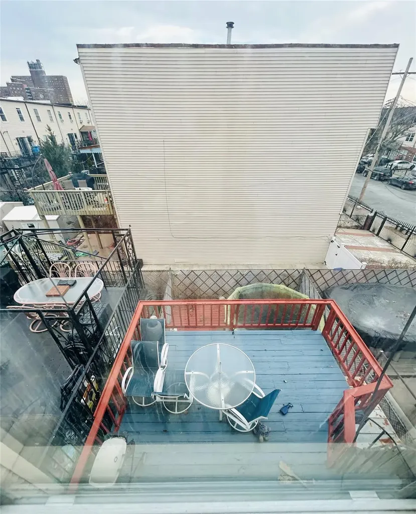 536 Pugsley Avenue Bronx NY 10473