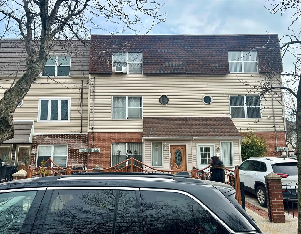 536 Pugsley Avenue Bronx NY 10473
