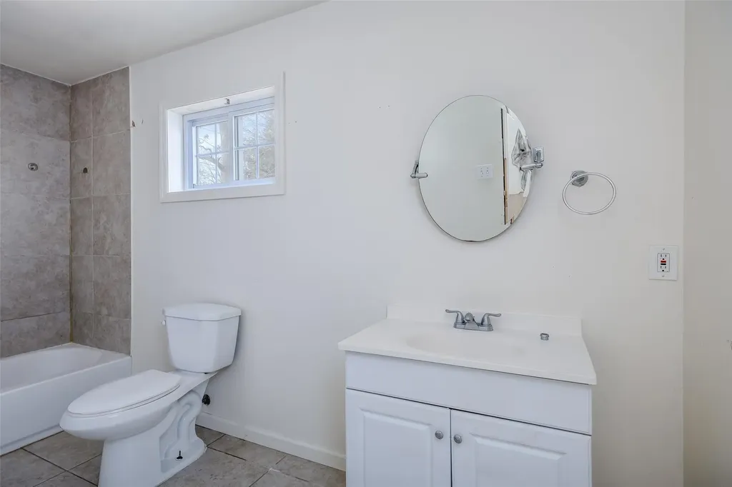 83 Gray Avenue Medford NY 11763