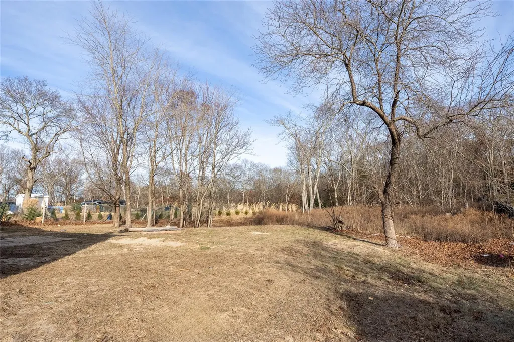 83 Gray Avenue Medford NY 11763