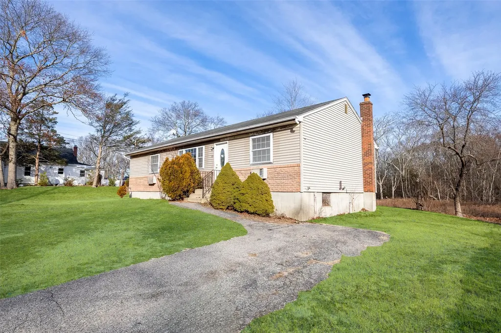 83 Gray Avenue Medford NY 11763