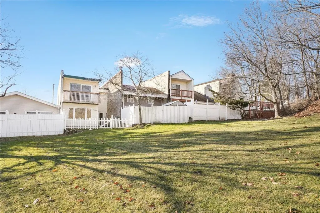 4 Golf Drive Florida NY 10921