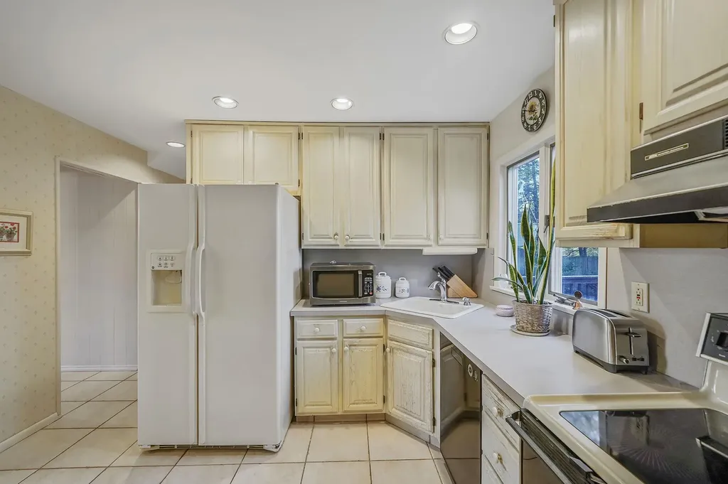 5 Knob Hill Drive Smithtown NY 11787