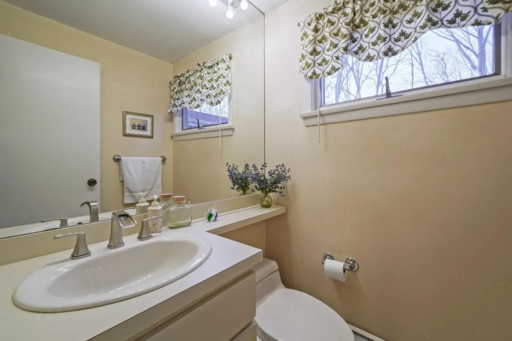 5 Knob Hill Drive Smithtown NY 11787