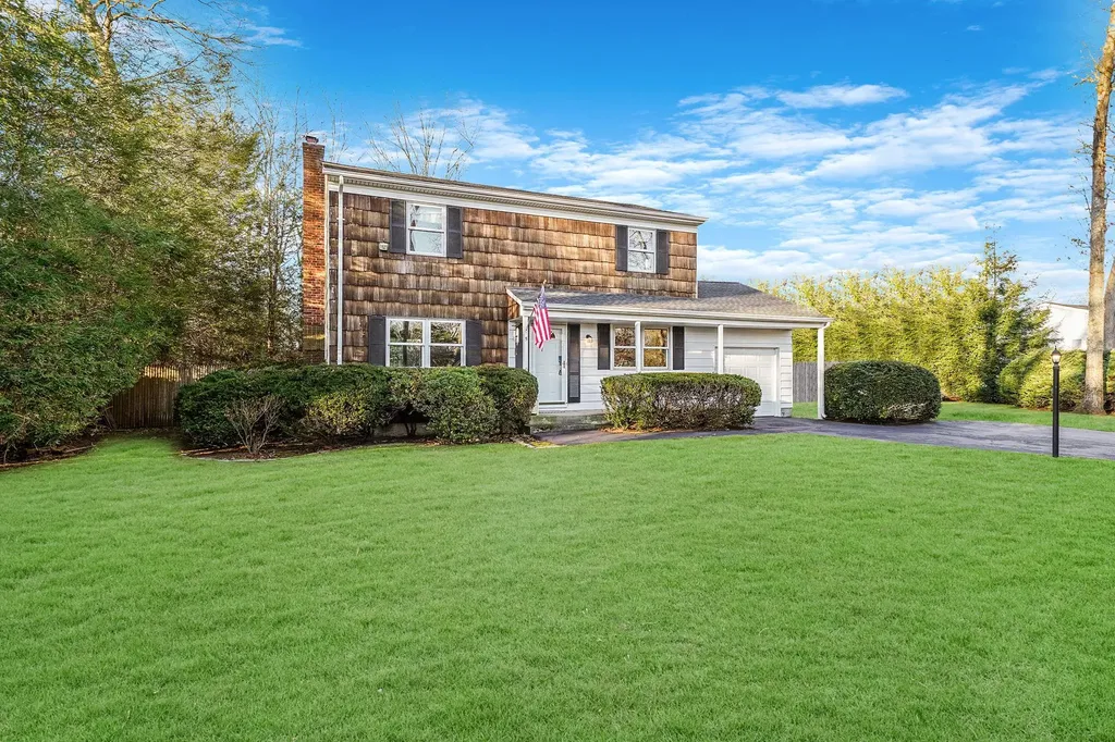 5 Knob Hill Drive Smithtown NY 11787