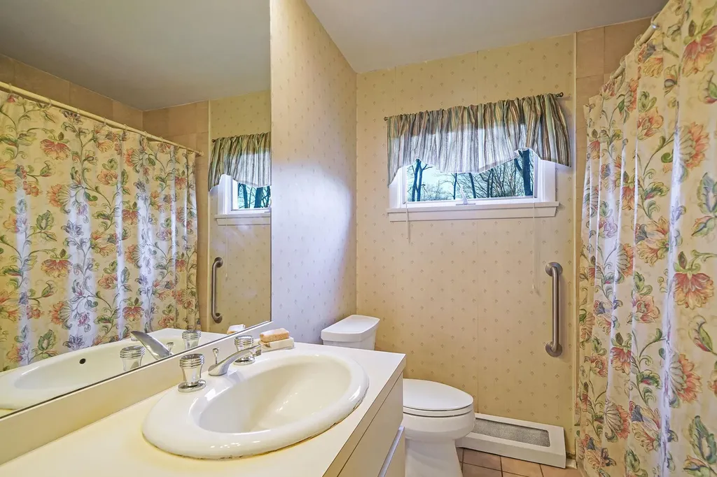 5 Knob Hill Drive Smithtown NY 11787