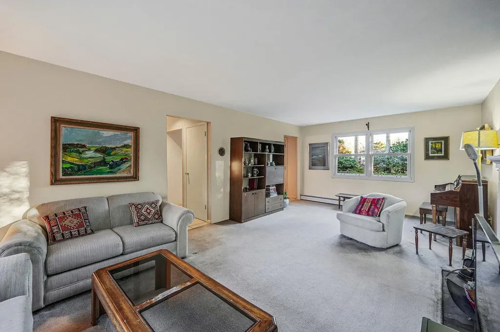 5 Knob Hill Drive Smithtown NY 11787