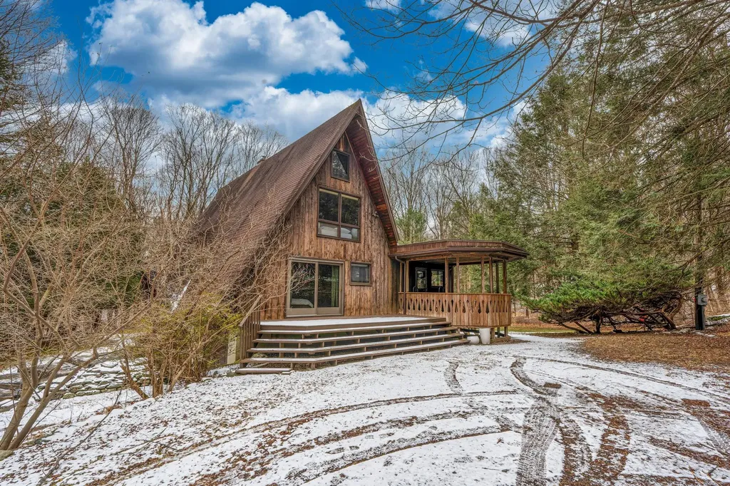348 Willow Glen Road Red Hook NY 12571