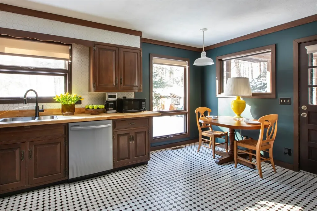 348 Willow Glen Road Red Hook NY 12571
