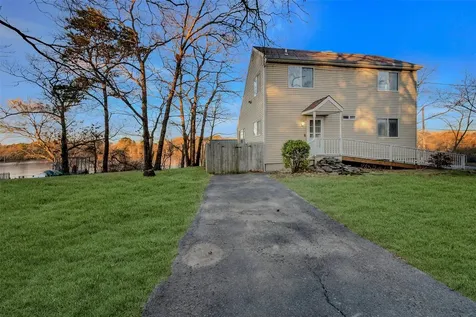 149 Forge Road Calverton NY 11933