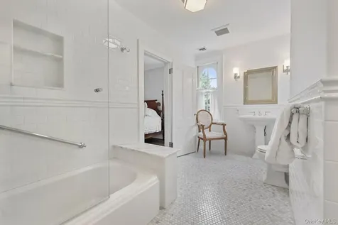 570 North Street Harrison NY 10528