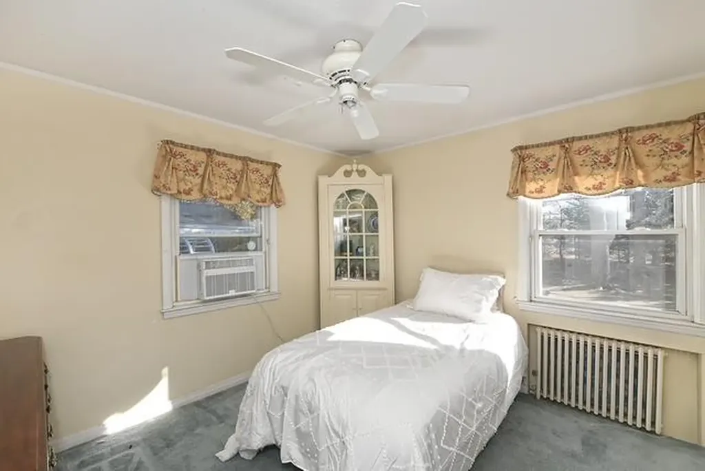 24 Surrey Drive Merrick NY 11566