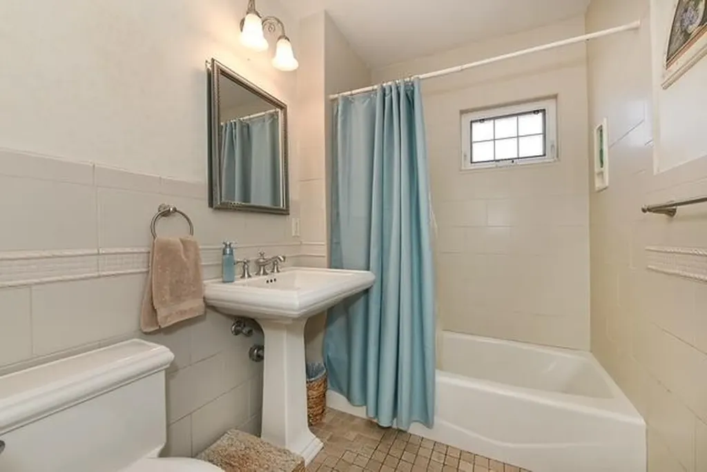 24 Surrey Drive Merrick NY 11566