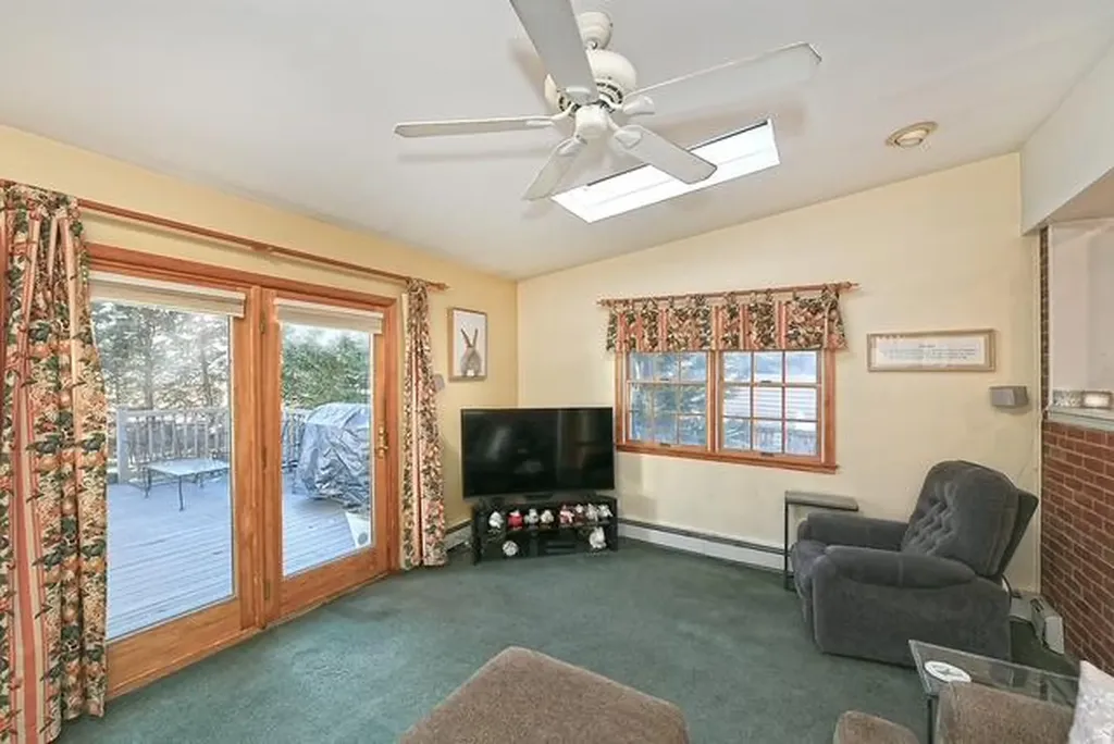 24 Surrey Drive Merrick NY 11566