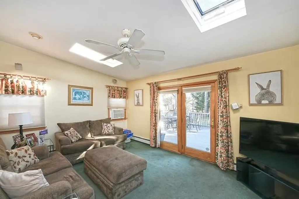 24 Surrey Drive Merrick NY 11566