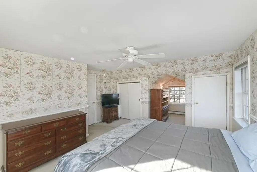 24 Surrey Drive Merrick NY 11566