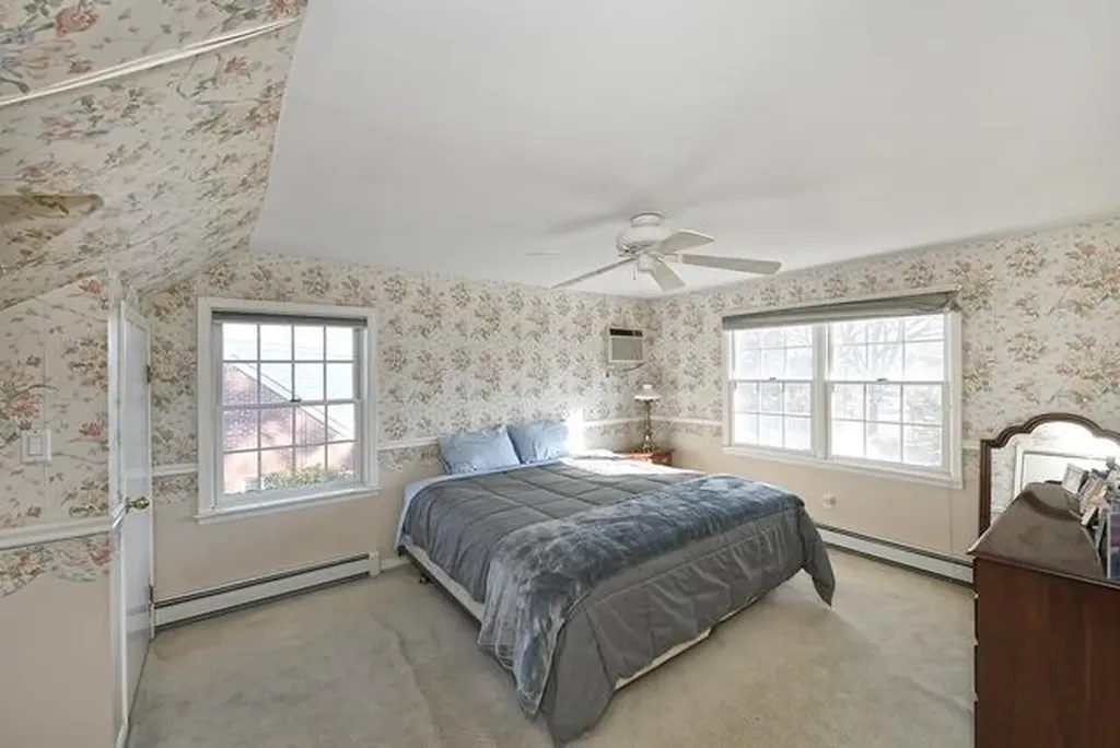 24 Surrey Drive Merrick NY 11566