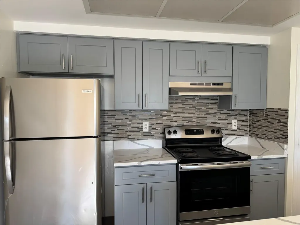24 Springmeadow Drive Kings Park NY 11754-4603