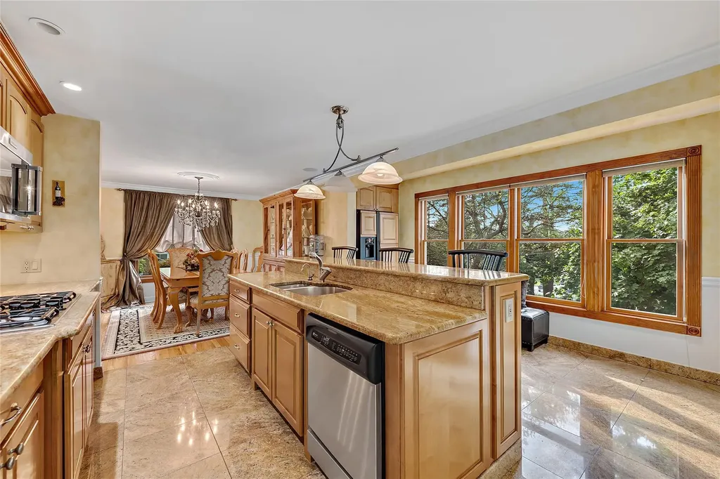 2 Dorchester Drive Yonkers NY 10710