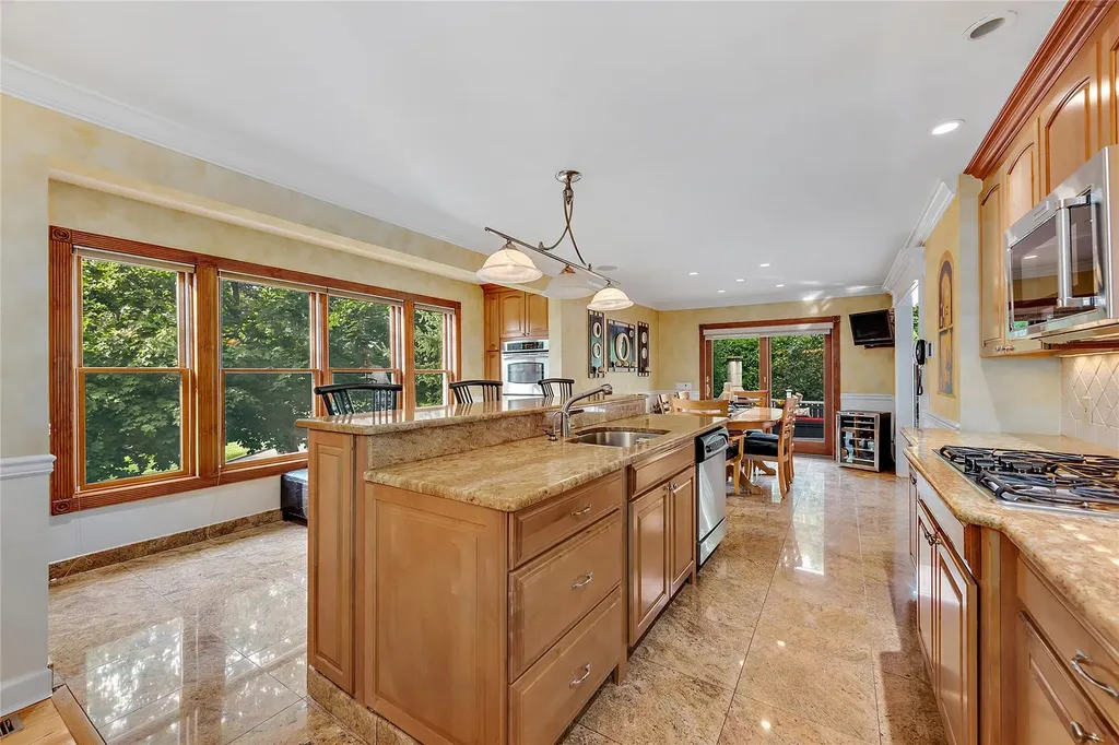2 Dorchester Drive Yonkers NY 10710