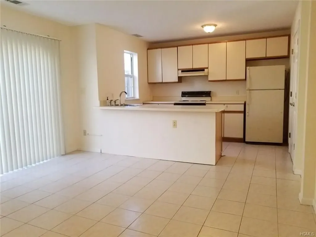 81 Creekside Circle Spring Valley NY 10977