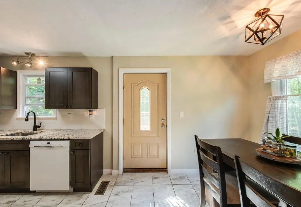 15 Knolls Road Poughkeepsie NY 12601