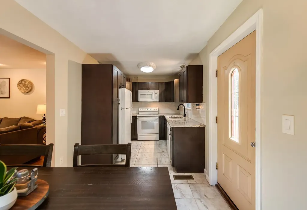 15 Knolls Road Poughkeepsie NY 12601