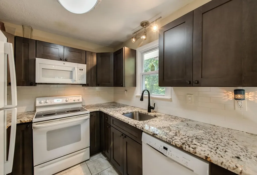 15 Knolls Road Poughkeepsie NY 12601