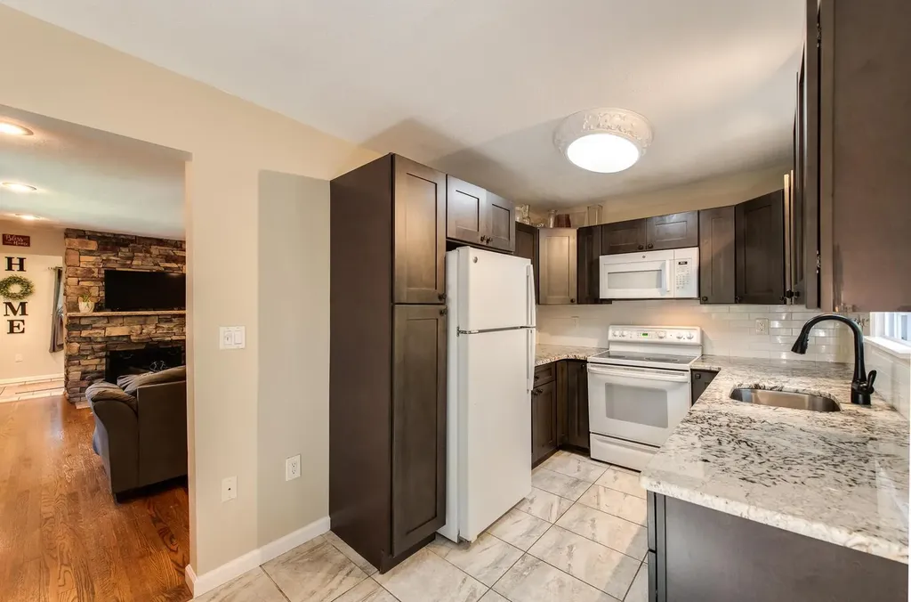 15 Knolls Road Poughkeepsie NY 12601