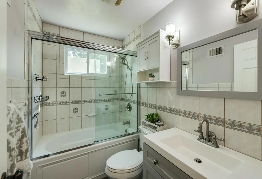 15 Knolls Road Poughkeepsie NY 12601