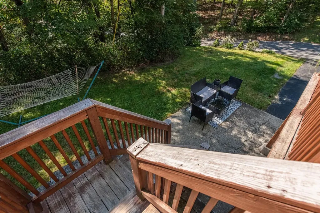 15 Knolls Road Poughkeepsie NY 12601
