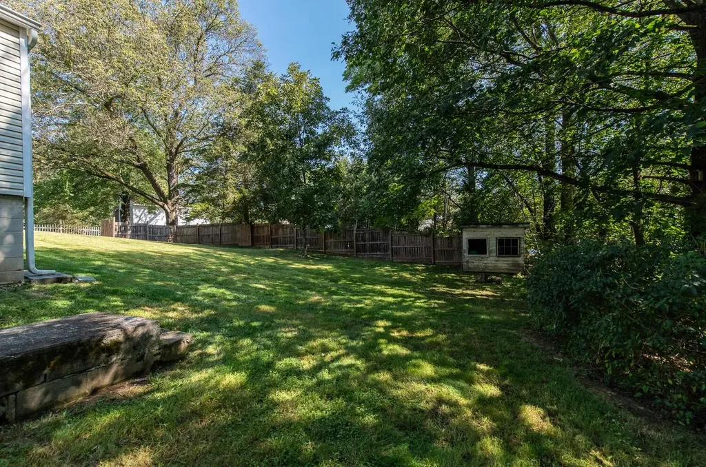 15 Knolls Road Poughkeepsie NY 12601