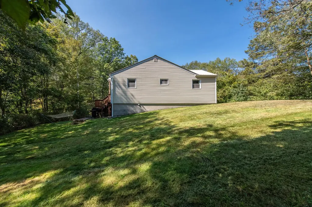 15 Knolls Road Poughkeepsie NY 12601