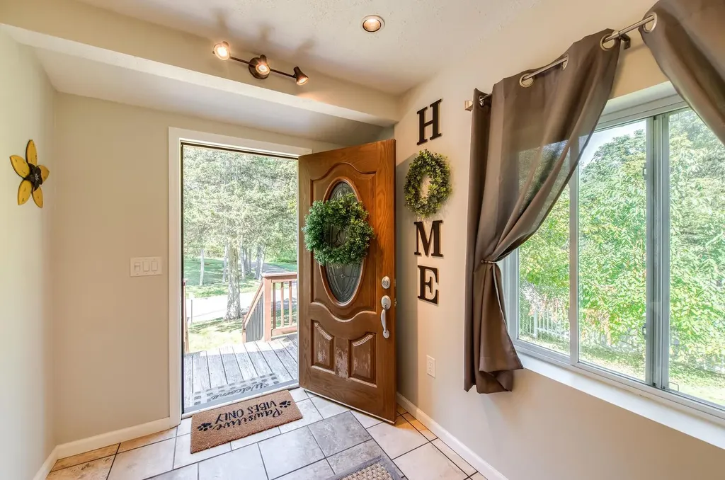 15 Knolls Road Poughkeepsie NY 12601
