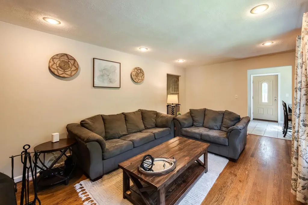 15 Knolls Road Poughkeepsie NY 12601