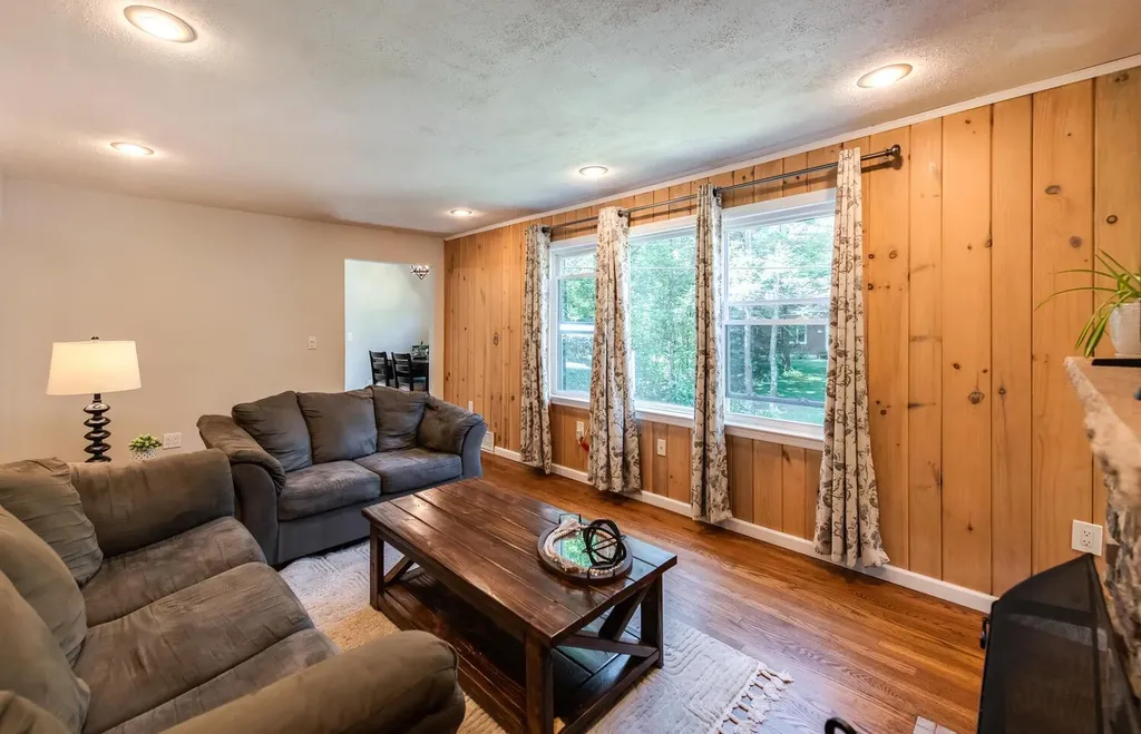 15 Knolls Road Poughkeepsie NY 12601