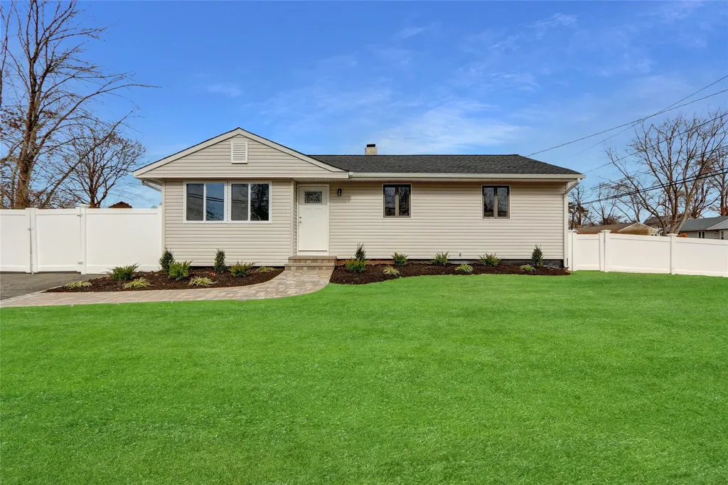 2203 Knickerbocker Avenue Brookhaven NY 11763