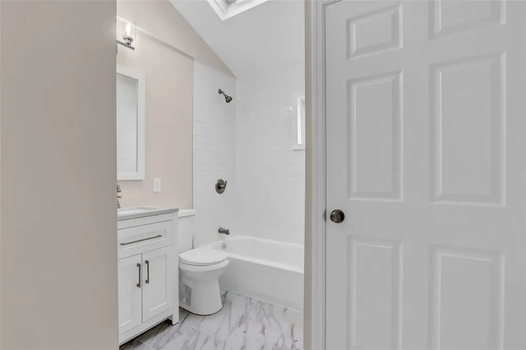 2203 Knickerbocker Avenue Medford NY 11763