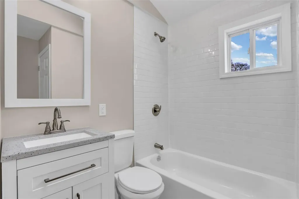 2203 Knickerbocker Avenue Medford NY 11763