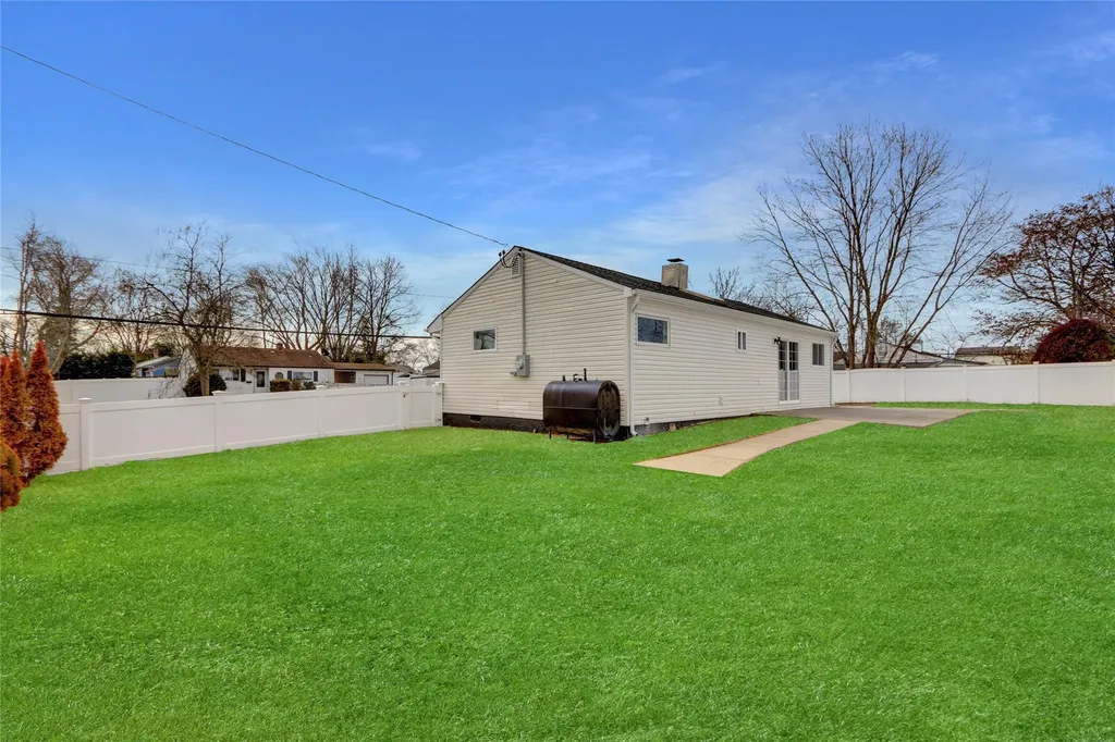 2203 Knickerbocker Avenue Medford NY 11763
