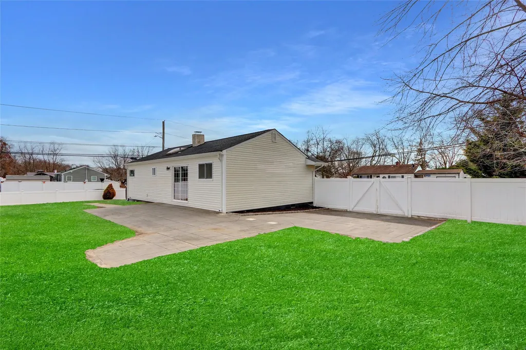 2203 Knickerbocker Avenue Medford NY 11763