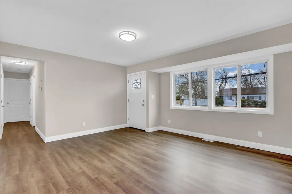 2203 Knickerbocker Avenue Medford NY 11763