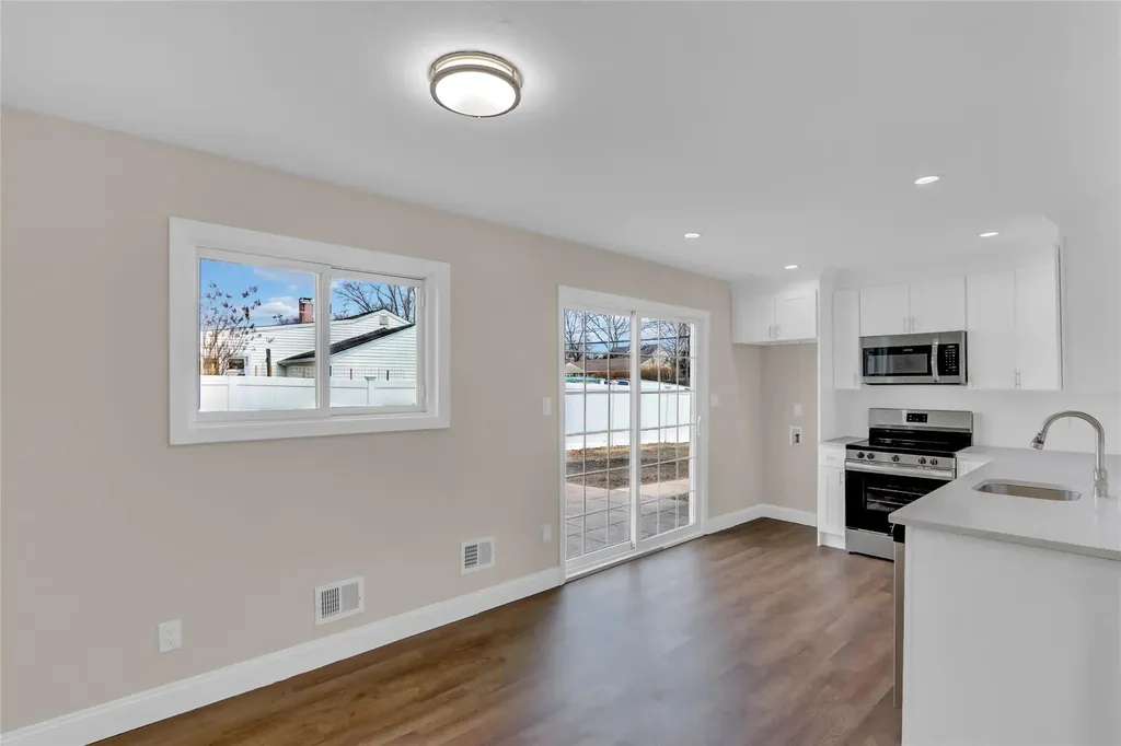 2203 Knickerbocker Avenue Medford NY 11763