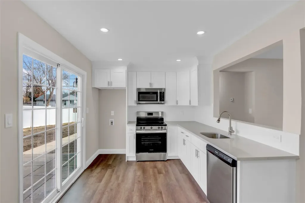 2203 Knickerbocker Avenue Medford NY 11763