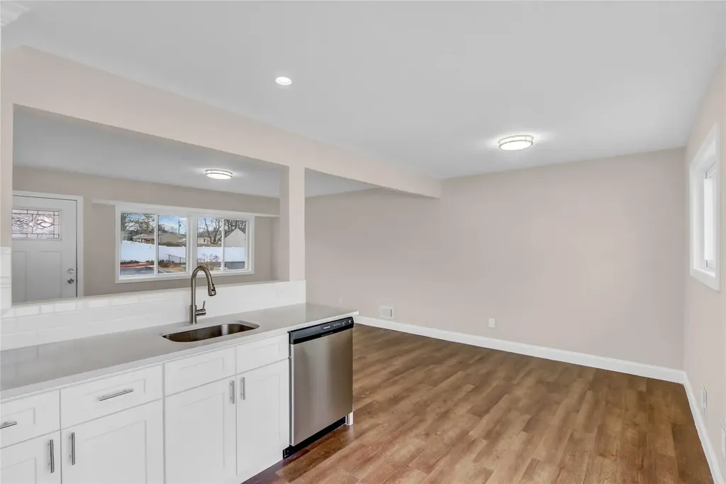 2203 Knickerbocker Avenue Medford NY 11763